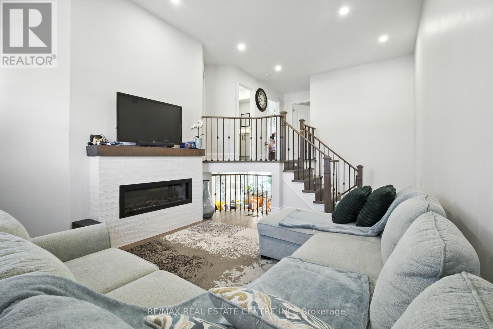 2 Bramoak Crescent, Brampton, Ontario  L7A 1T7 - Photo 22 - W12377399