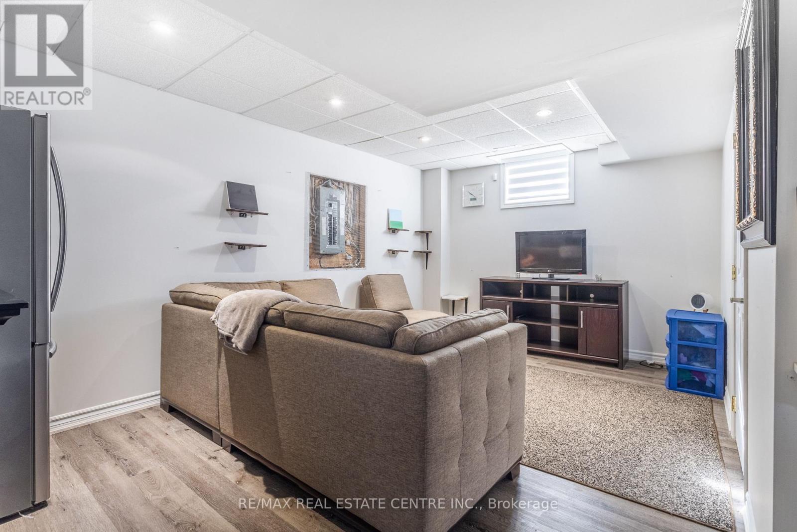 2 Bramoak Crescent, Brampton, Ontario  L7A 1T7 - Photo 34 - W12377399