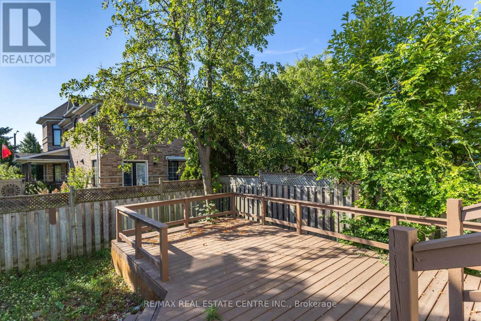 2 Bramoak Crescent, Brampton, Ontario  L7A 1T7 - Photo 49 - W12377399