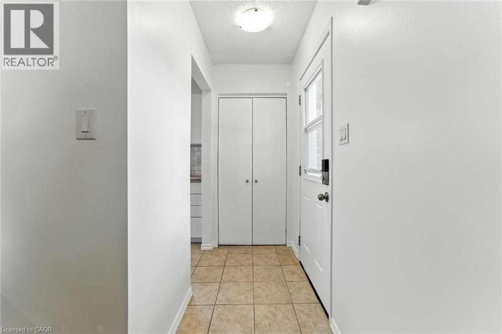 Property at 16 IVY Crescent image 4