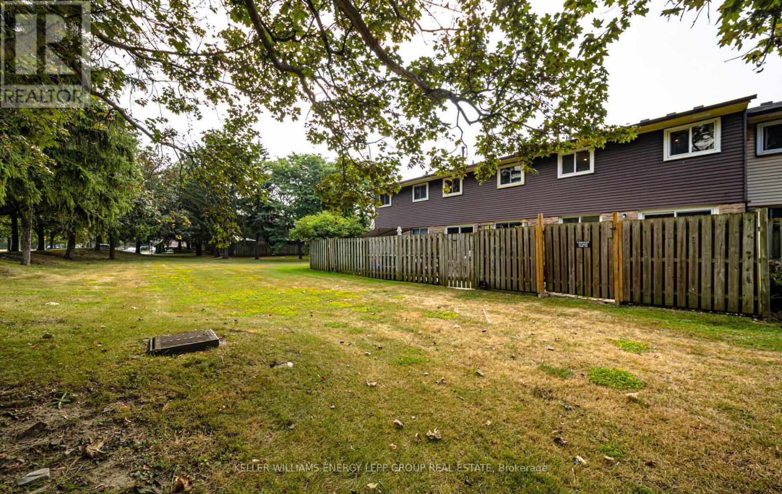 9 - 945 Burns Street W, Whitby, Ontario  L1N 6J5 - Photo 31 - E12380716