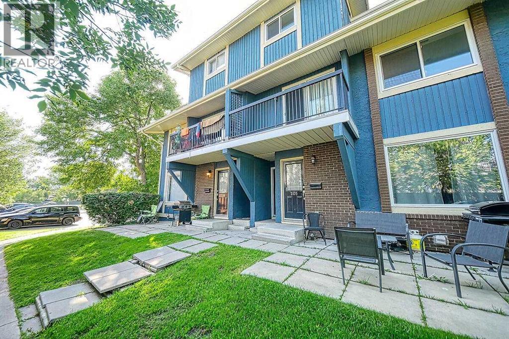 Property at 206, 2200 Woodview Drive SW image 1