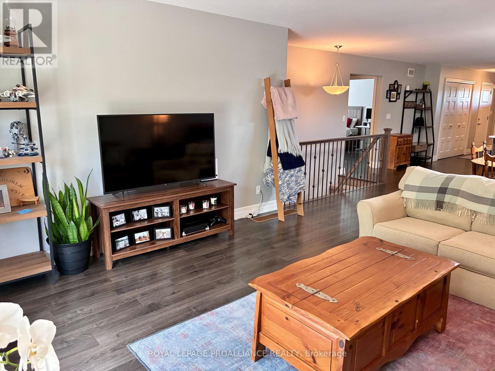 3 Mercedes Drive, Belleville, Ontario  K8N 0B5 - Photo 5 - X12380848