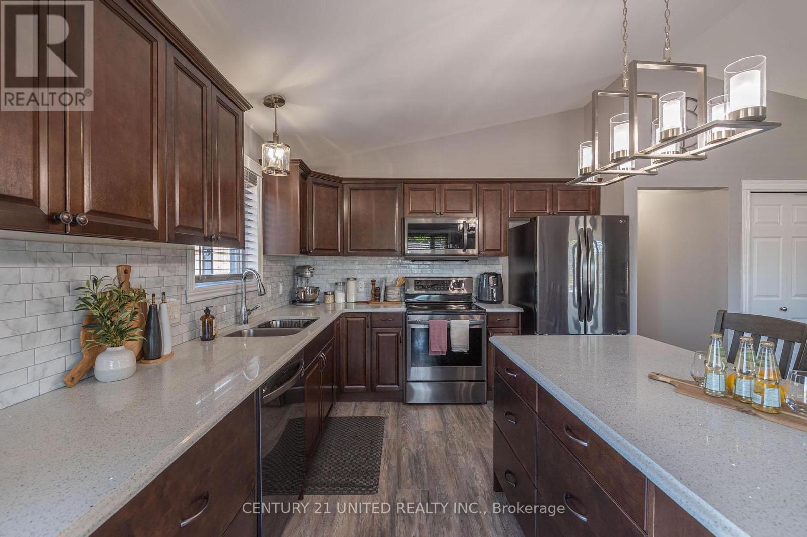 102 King Street W, Kawartha Lakes, Ontario  K0L 2W0 - Photo 5 - X12380909