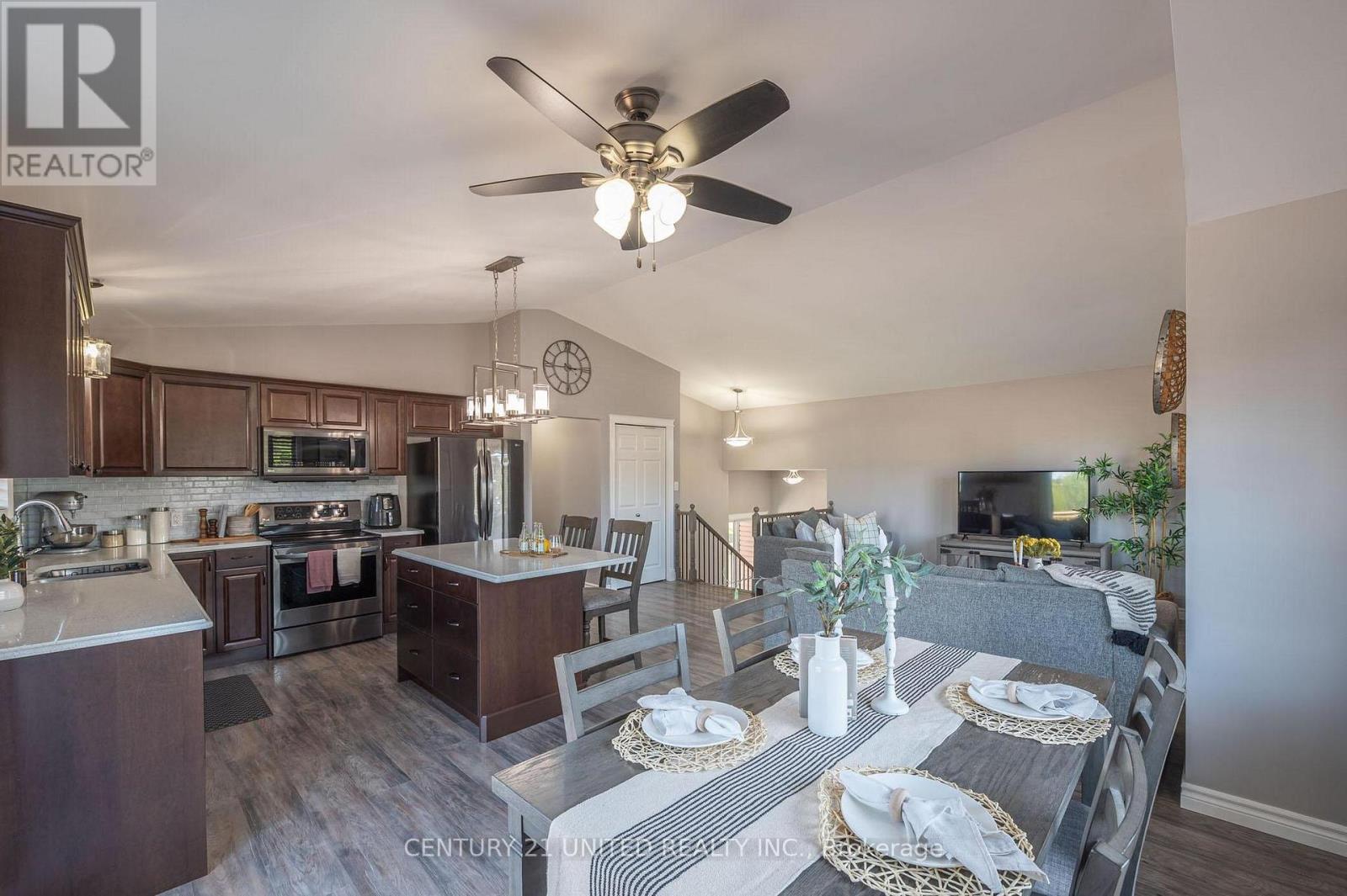 102 King Street W, Kawartha Lakes, Ontario  K0L 2W0 - Photo 6 - X12380909