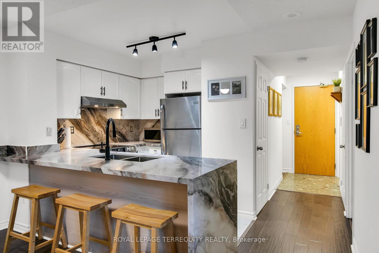 501 - 253 Merton Street, Toronto, Ontario  M4S 3H2 - Photo 11 - C12380636