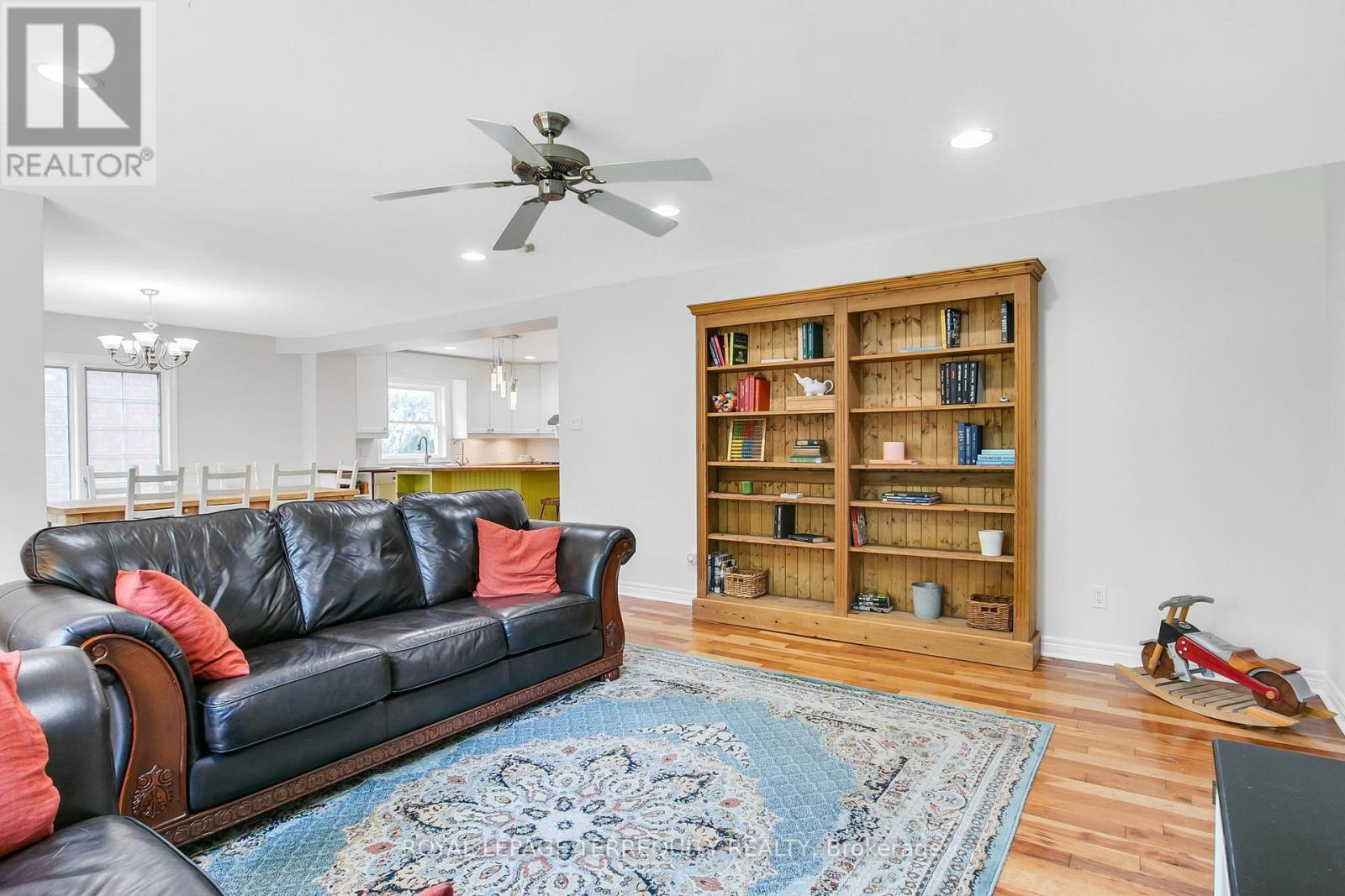11 Urbandale Avenue, Toronto, Ontario  M2M 2G9 - Photo 12 - C12380641