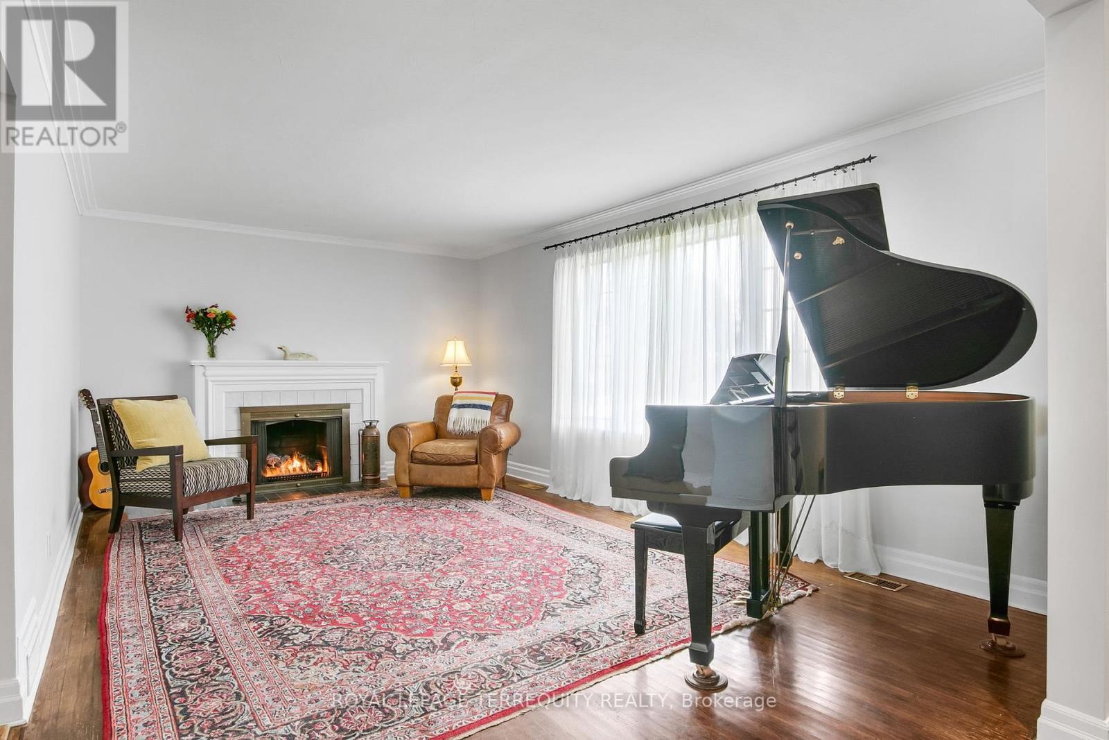 11 Urbandale Avenue, Toronto, Ontario  M2M 2G9 - Photo 6 - C12380641