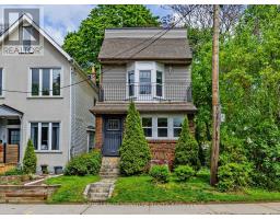 8 FAIRFORD AVENUE, Toronto, Ontario