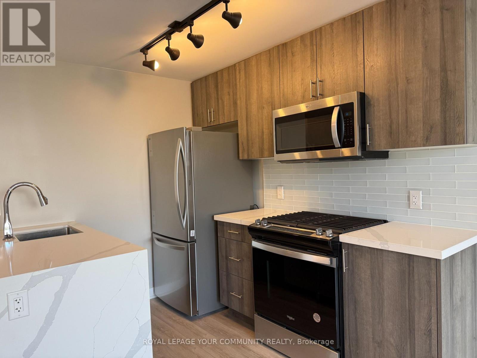 1 - 1459 O'connor Drive, Toronto, Ontario  M4B 2V5 - Photo 5 - E12380652