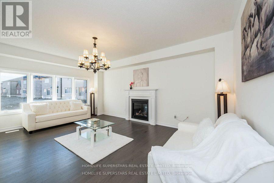 1121 Cole Street, Innisfil, Ontario  L9R 0R3 - Photo 2 - N12380692