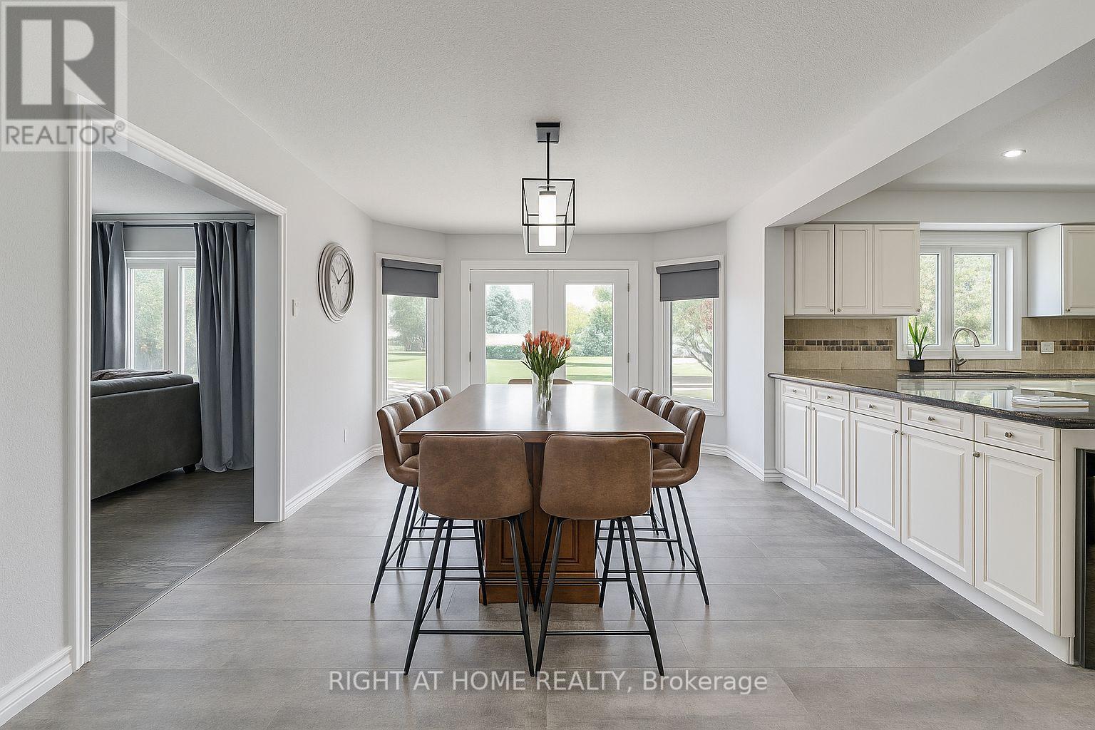 32 Grandview Crescent, Bradford West Gwillimbury, Ontario  L3Z 3L1 - Photo 11 - N12363239