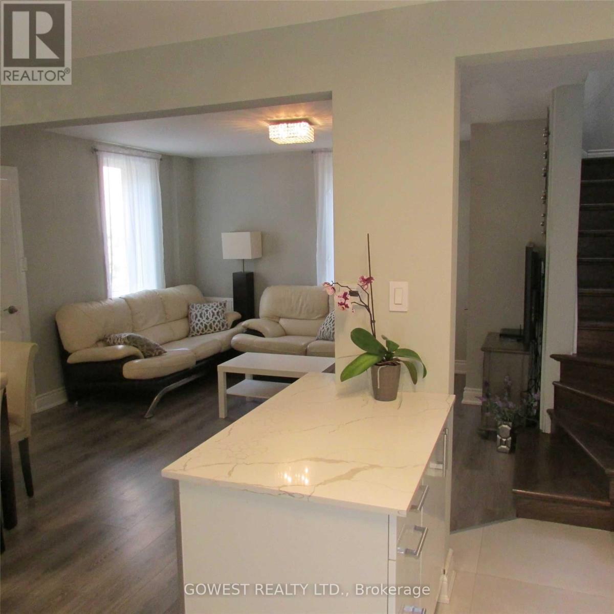 19b - 19 Troy Street, Mississauga, Ontario  L5G 1S6 - Photo 6 - W12380568