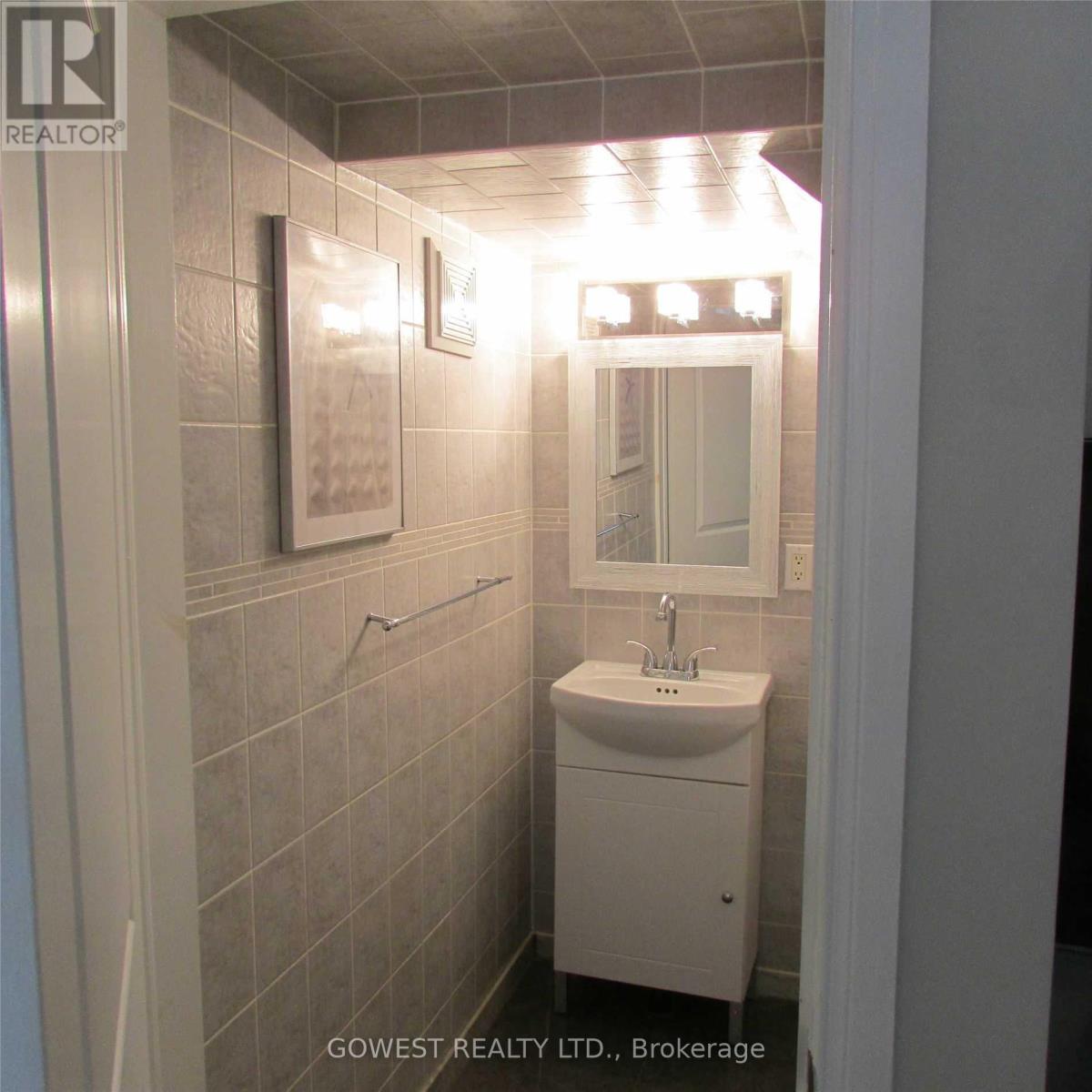 19b - 19 Troy Street, Mississauga, Ontario  L5G 1S6 - Photo 7 - W12380568