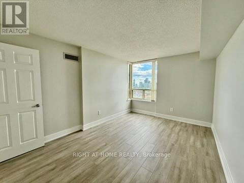 1808 - 700 Constellation Drive, Mississauga, Ontario  L5R 3G8 - Photo 22 - W12380572