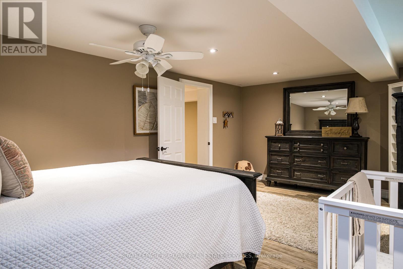 1577 Old Spar Court, Mississauga, Ontario  L5J 1B4 - Photo 40 - W12380640