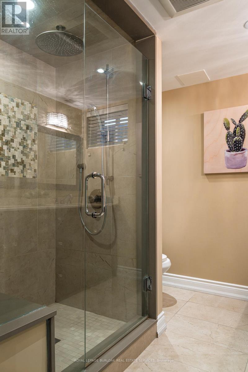 1577 Old Spar Court, Mississauga, Ontario  L5J 1B4 - Photo 42 - W12380640