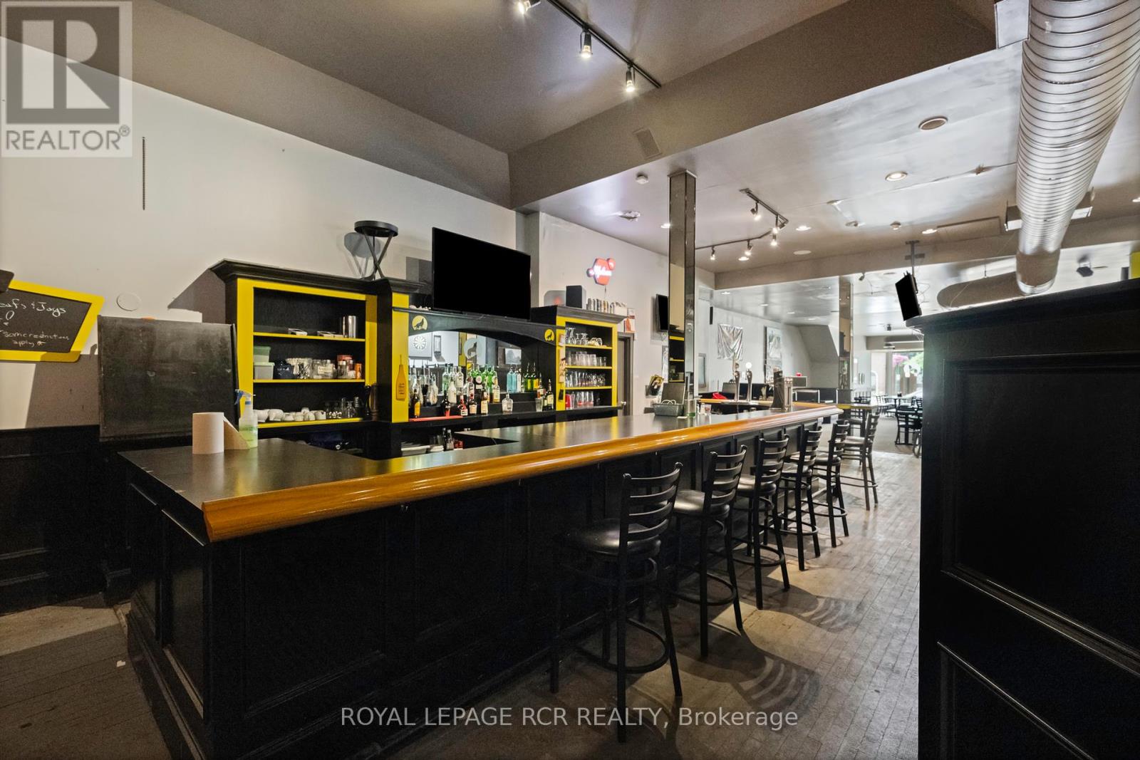 137-139 Broadway, Orangeville, Ontario  L9W 1K2 - Photo 17 - W12380650