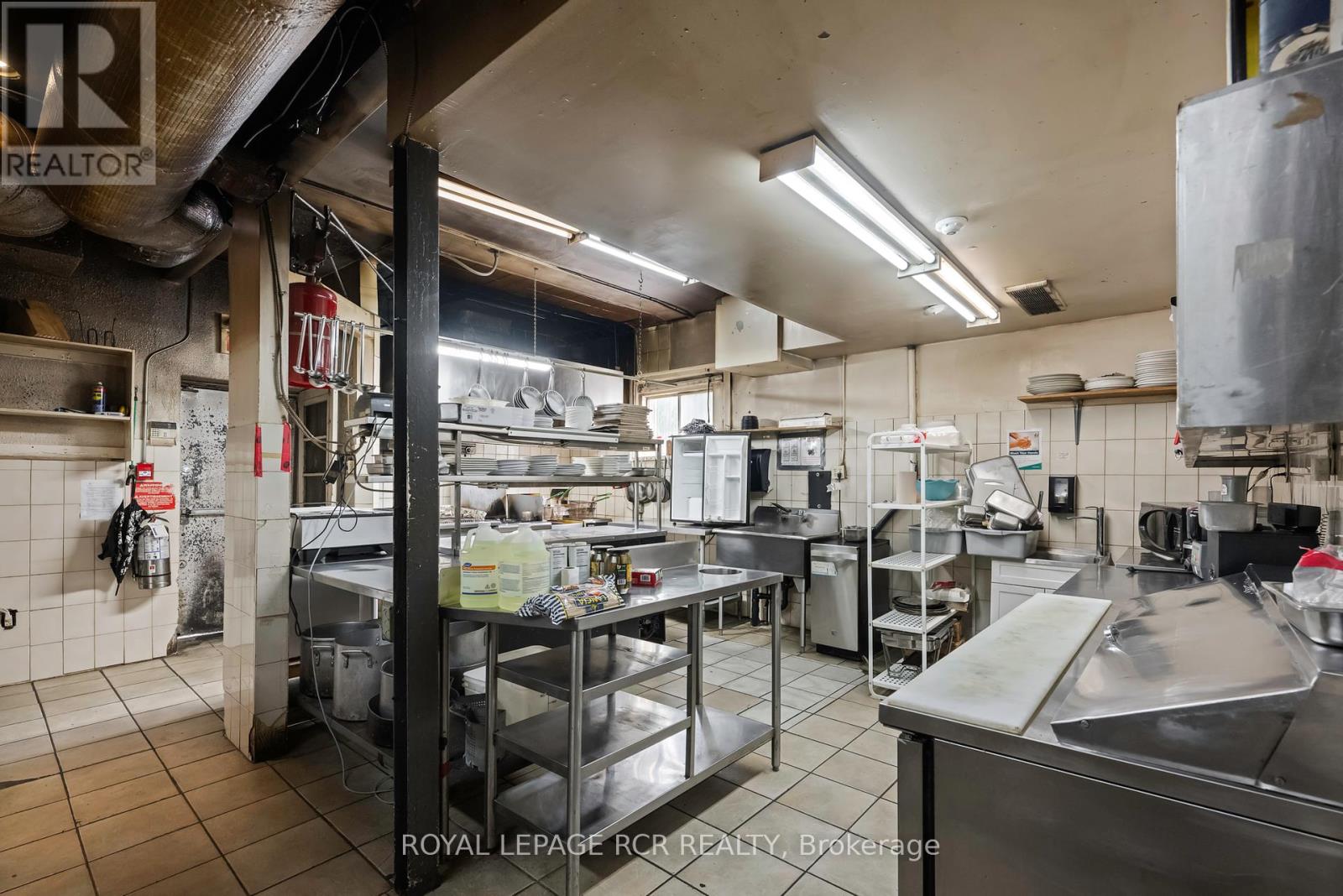 137-139 Broadway, Orangeville, Ontario  L9W 1K2 - Photo 31 - W12380650