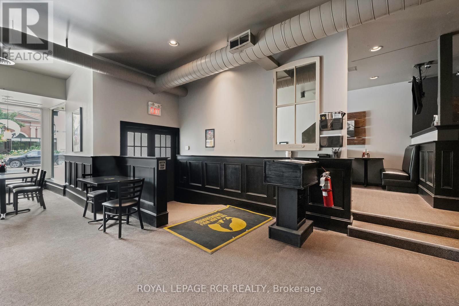 137-139 Broadway, Orangeville, Ontario  L9W 1K2 - Photo 5 - W12380650