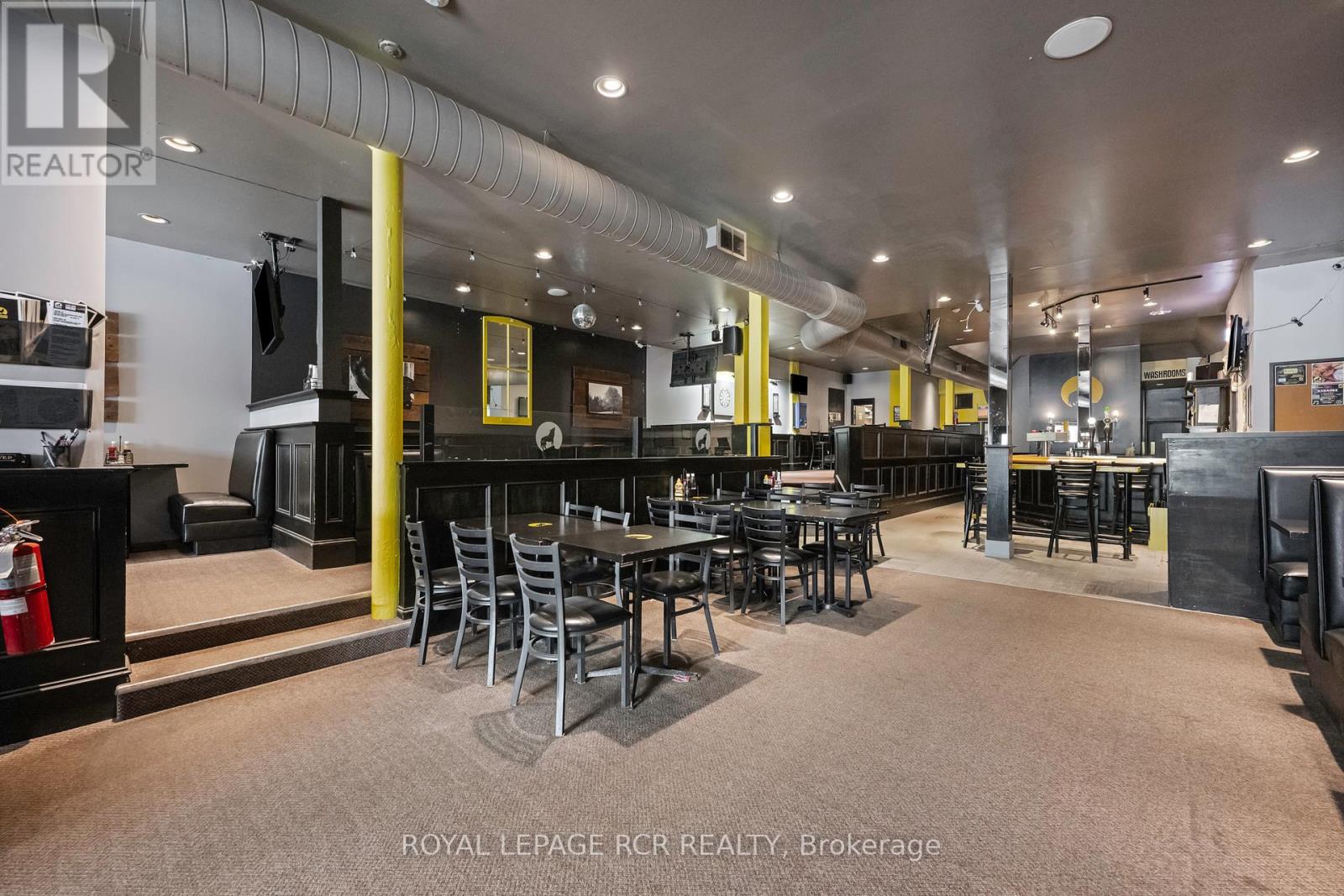 137-139 Broadway, Orangeville, Ontario  L9W 1K2 - Photo 7 - W12380650