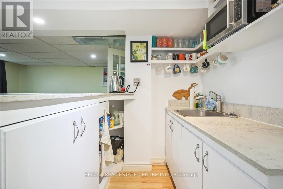 74 Mountainview Road S, Halton Hills, Ontario  L7G 4K5 - Photo 16 - W12380660