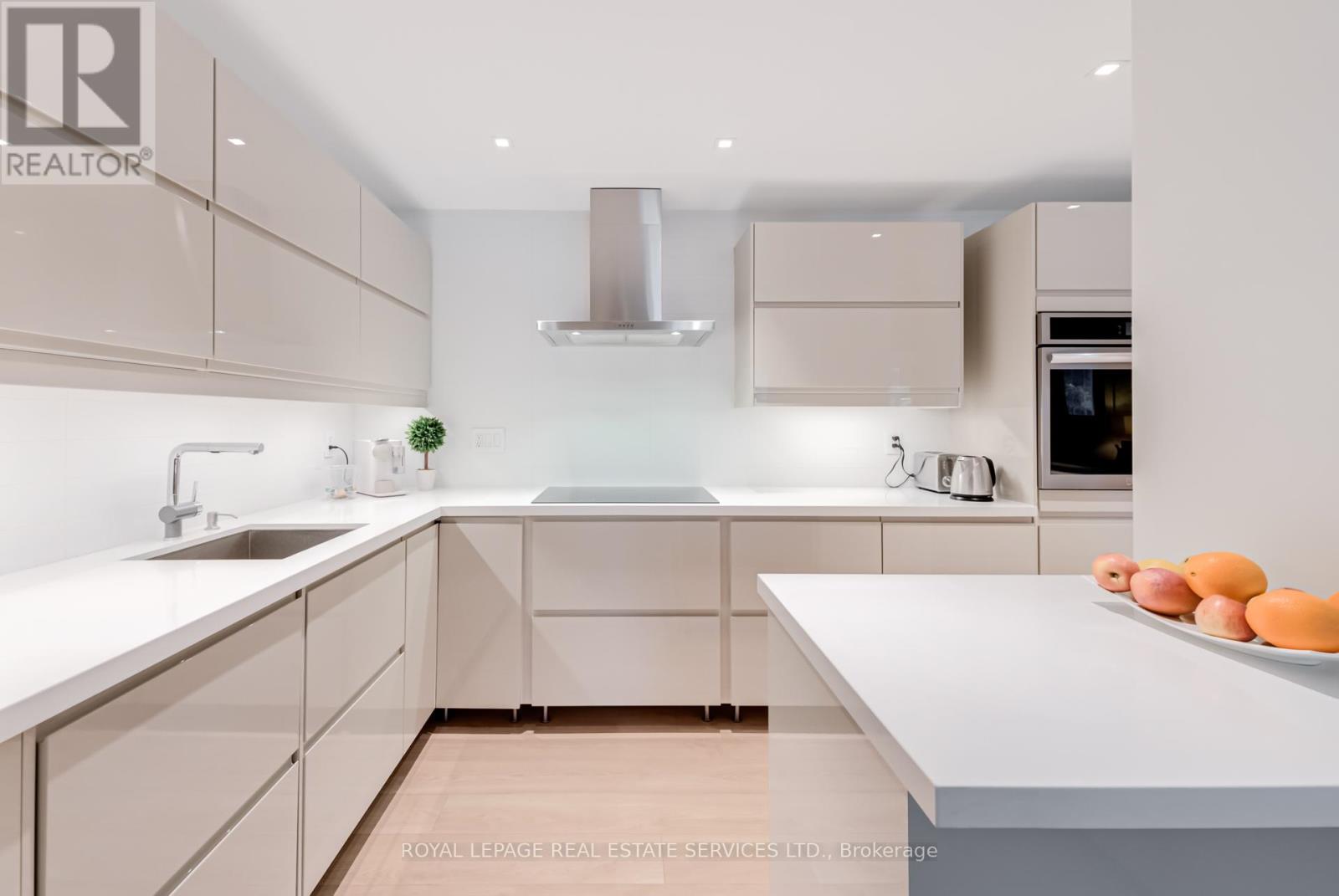 221 - 80 Coe Hill Drive, Toronto (High Park-Swansea), Ontario  M6S 3C9 - Photo 16 - W12380674
