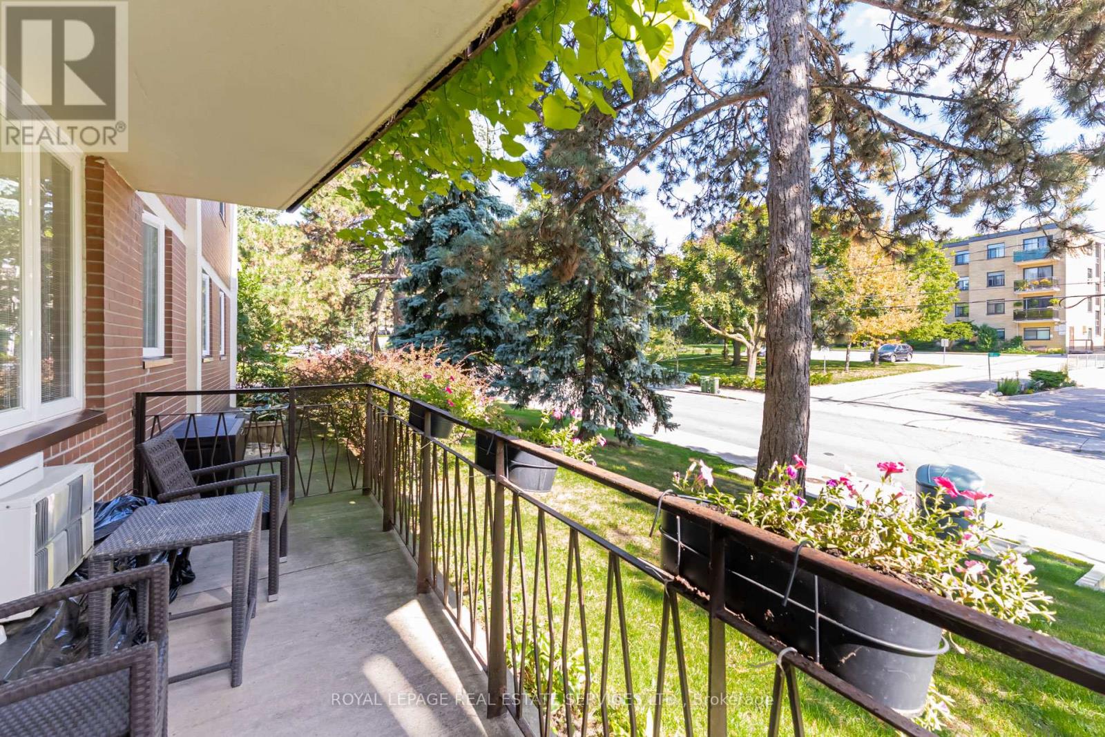 221 - 80 Coe Hill Drive, Toronto (High Park-Swansea), Ontario  M6S 3C9 - Photo 34 - W12380674