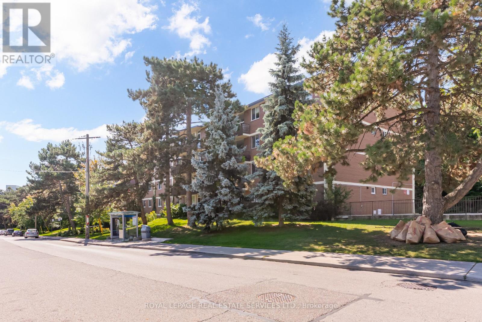 221 - 80 Coe Hill Drive, Toronto (High Park-Swansea), Ontario  M6S 3C9 - Photo 39 - W12380674