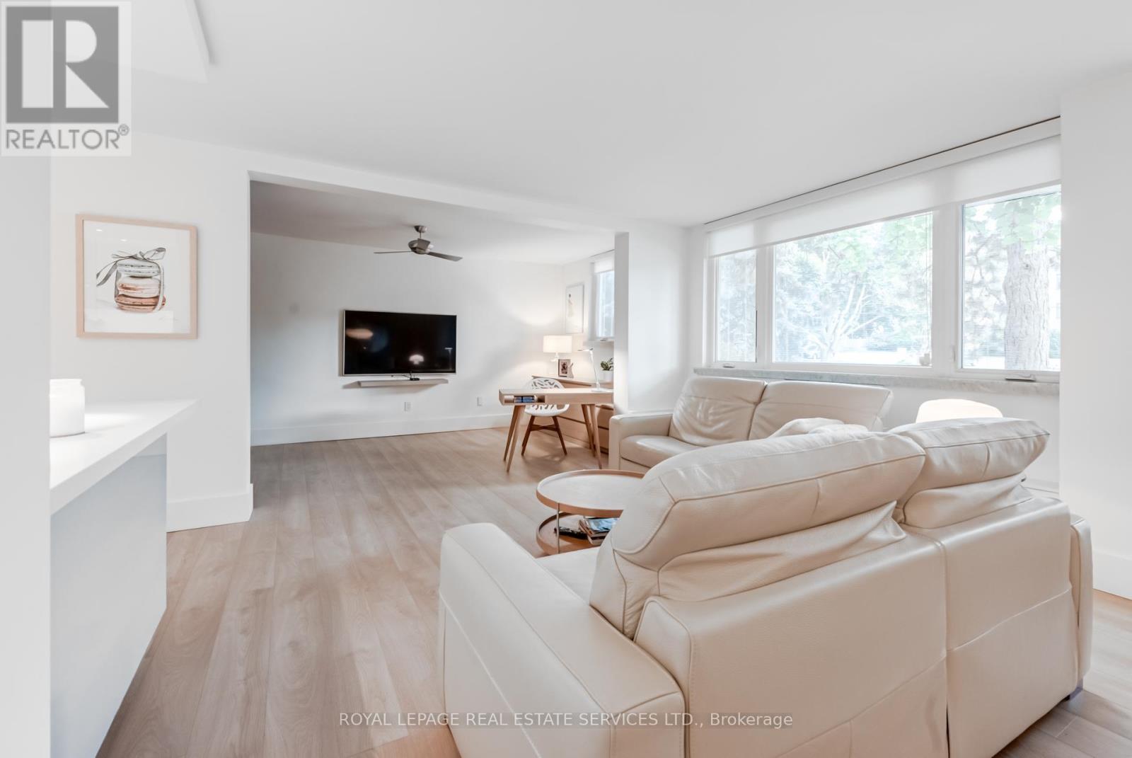 221 - 80 Coe Hill Drive, Toronto (High Park-Swansea), Ontario  M6S 3C9 - Photo 6 - W12380674