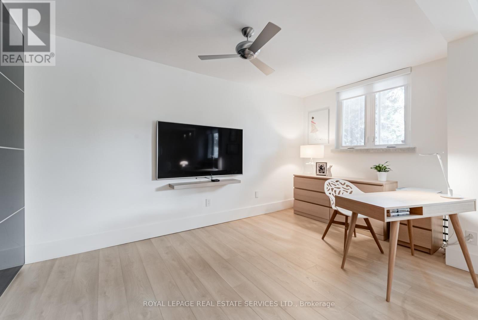 221 - 80 Coe Hill Drive, Toronto (High Park-Swansea), Ontario  M6S 3C9 - Photo 9 - W12380674