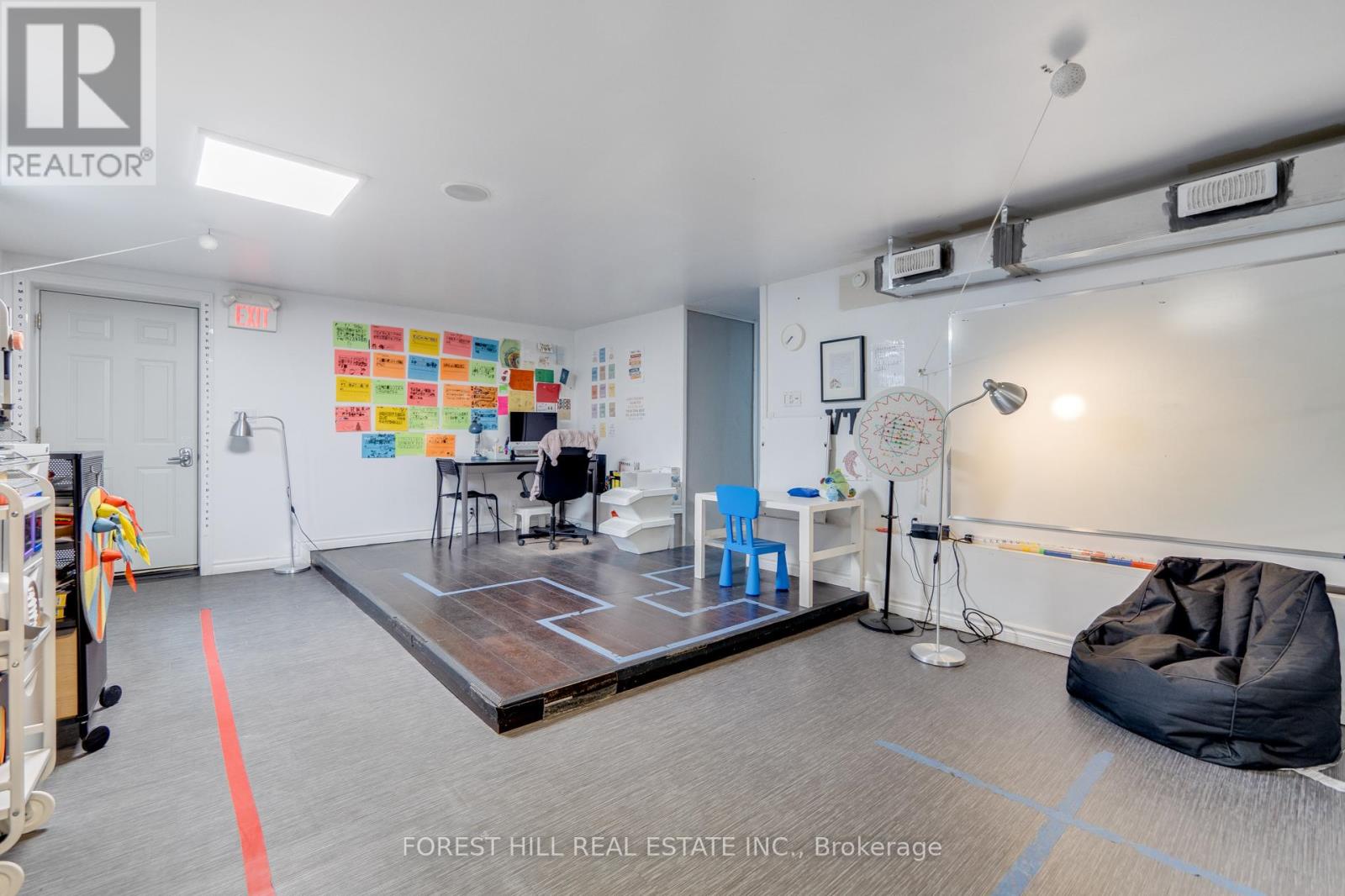 201 QUEEN STREET S Mississauga (Streetsville), ON L5M 1L4