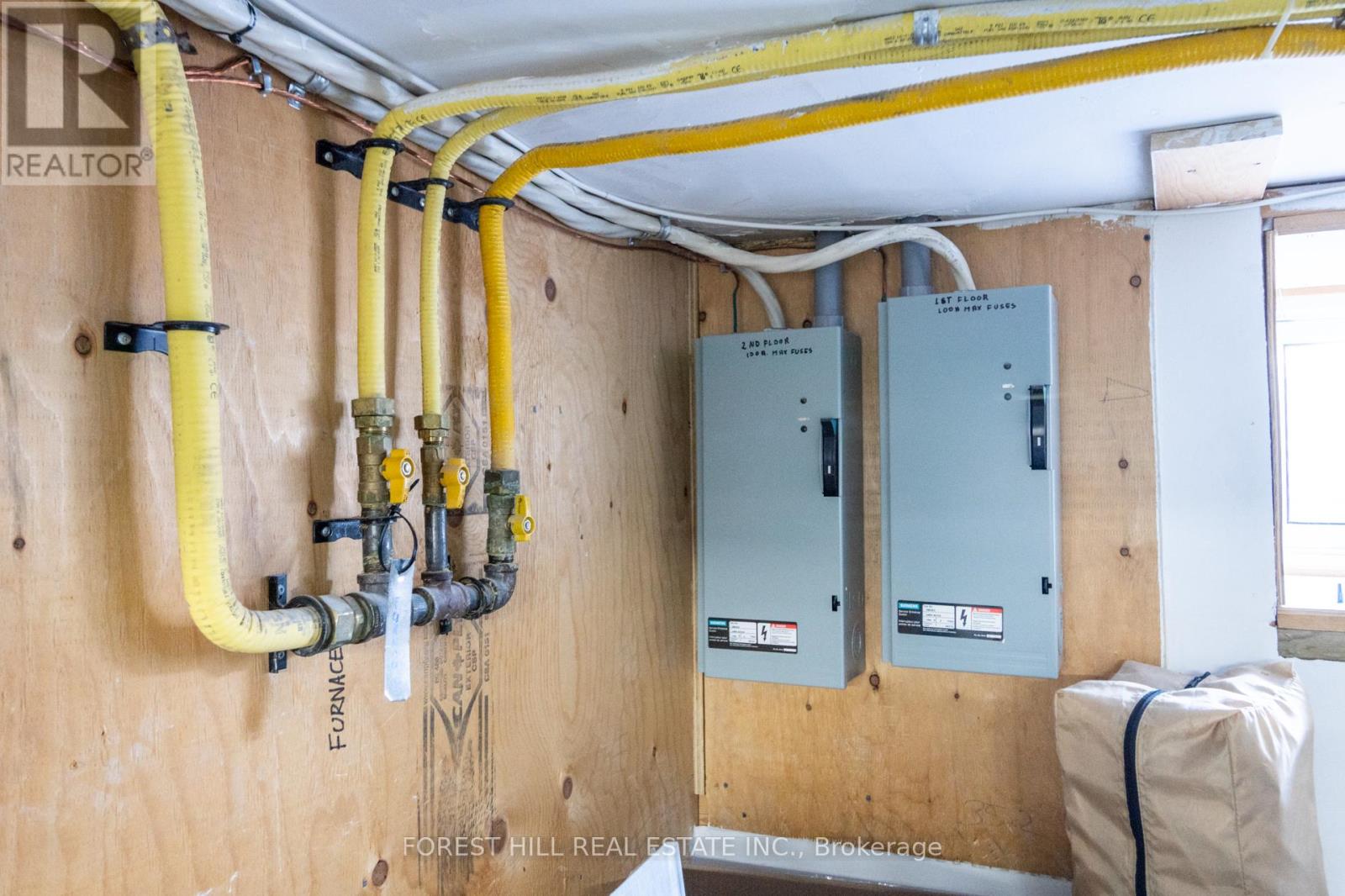 201 QUEEN STREET S Mississauga (Streetsville), ON L5M 1L4