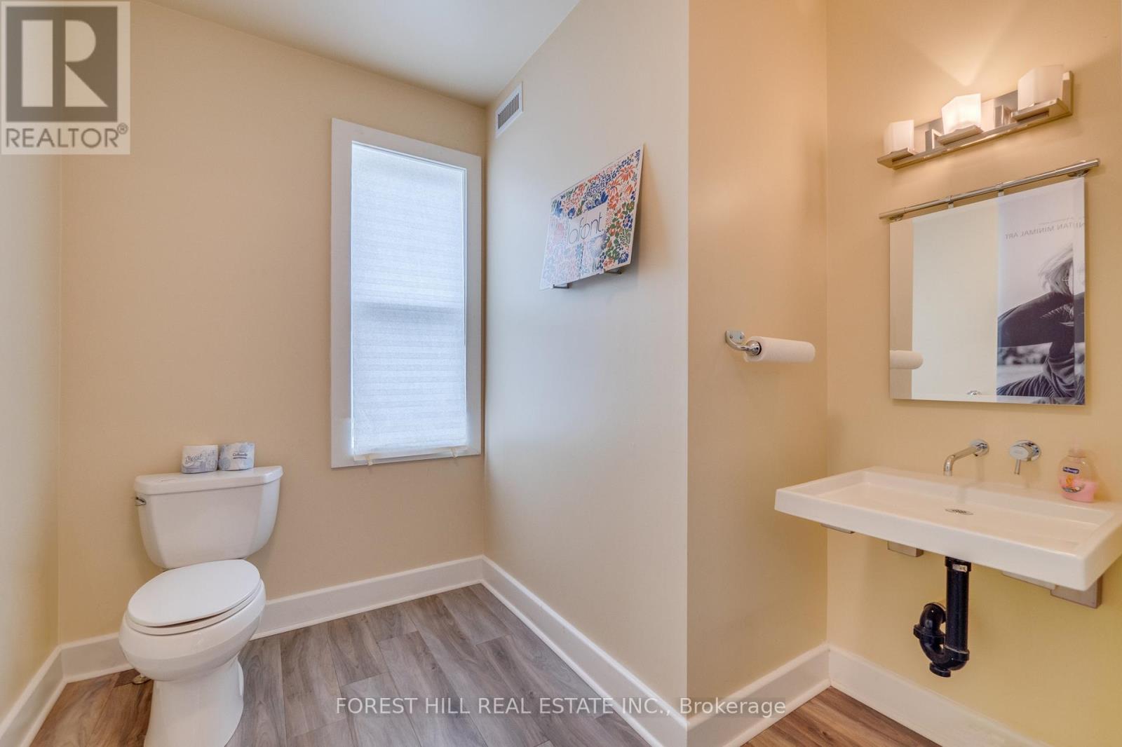 201 Queen Street S, Mississauga, Ontario  L5M 1L4 - Photo 13 - W12380693