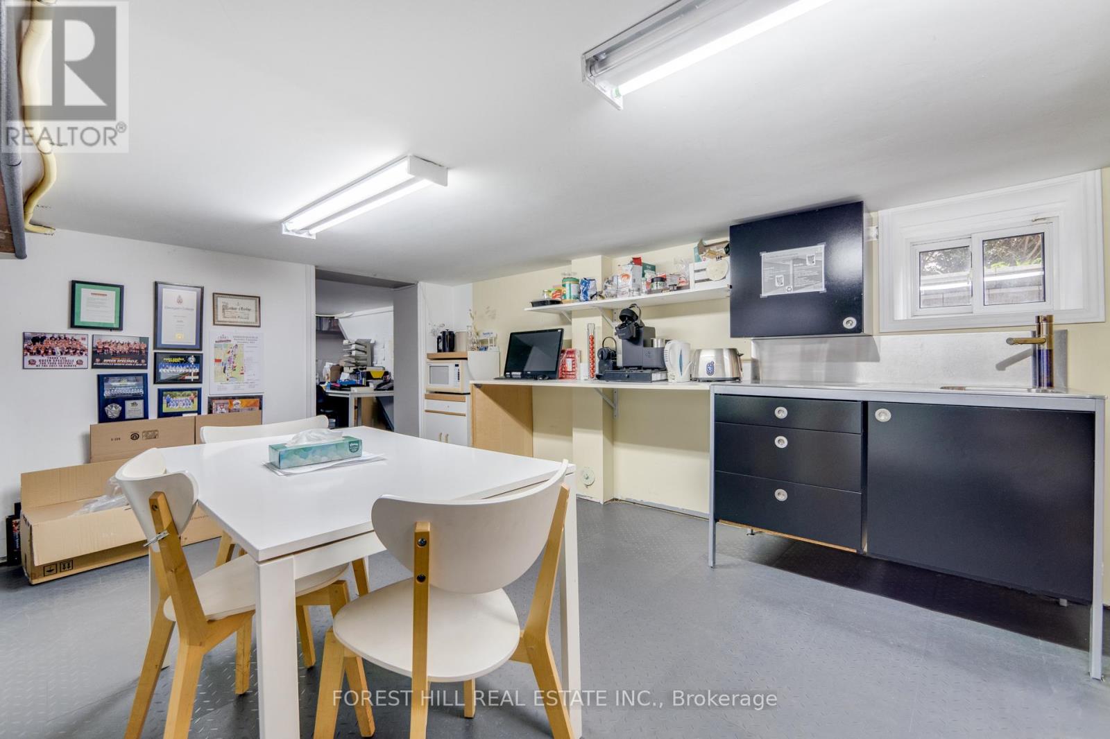201 Queen Street S, Mississauga, Ontario  L5M 1L4 - Photo 14 - W12380693