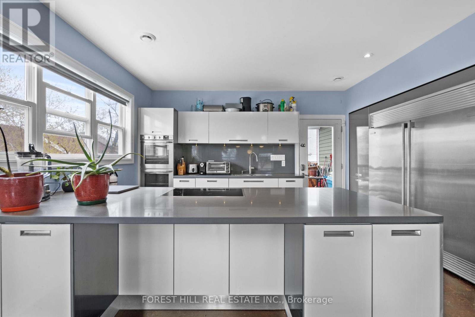 201 Queen Street S, Mississauga, Ontario  L5M 1L4 - Photo 23 - W12380693