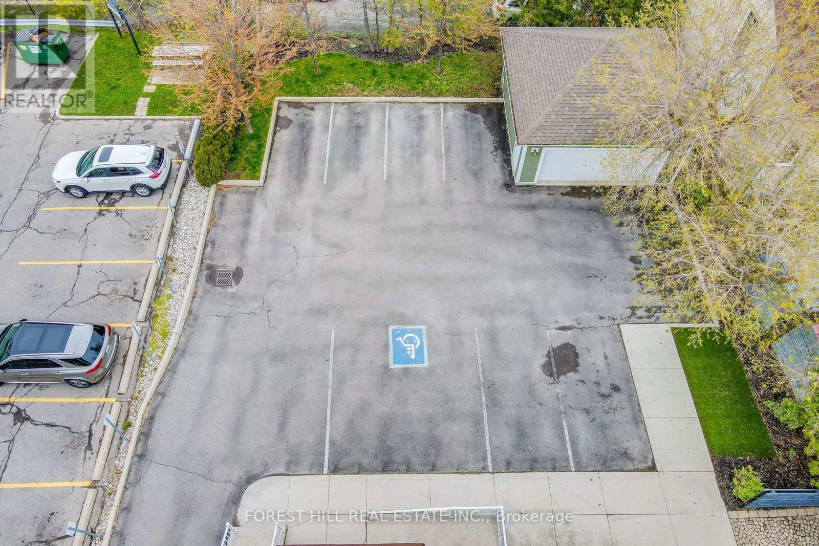 201 Queen Street S, Mississauga, Ontario  L5M 1L4 - Photo 33 - W12380693