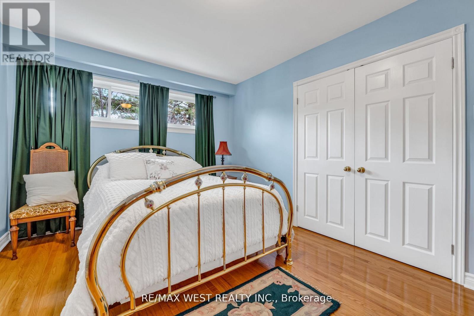 15 Breadner Drive, Toronto, Ontario  M9R 3M3 - Photo 15 - W12380700