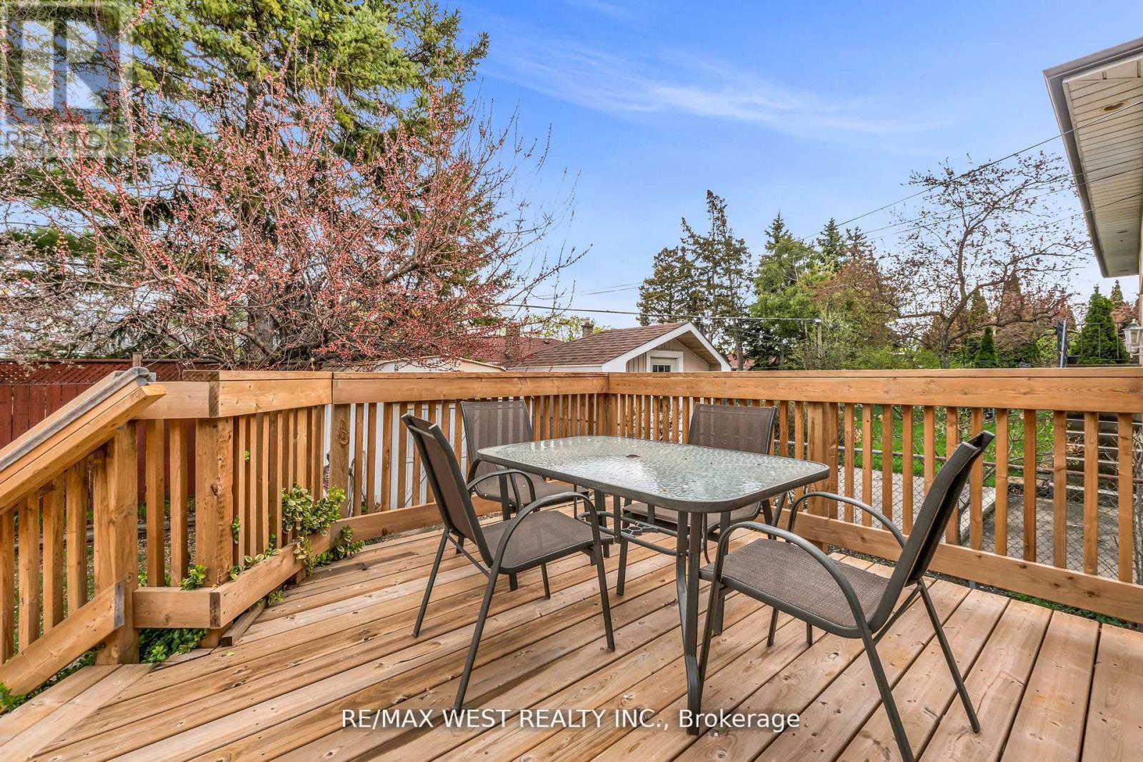 15 Breadner Drive, Toronto, Ontario  M9R 3M3 - Photo 42 - W12380700