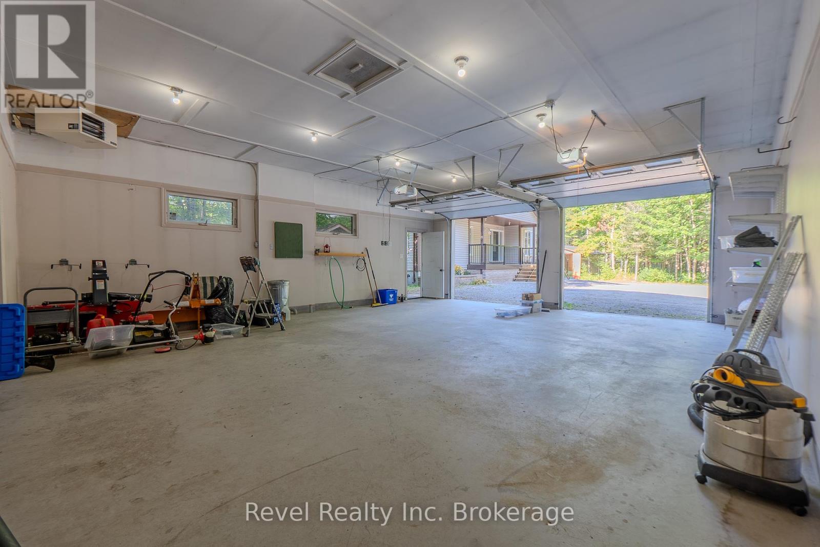 362 Chadbourne Drive, North Bay (Airport), Ontario  P1B 8G2 - Photo 34 - X12381066