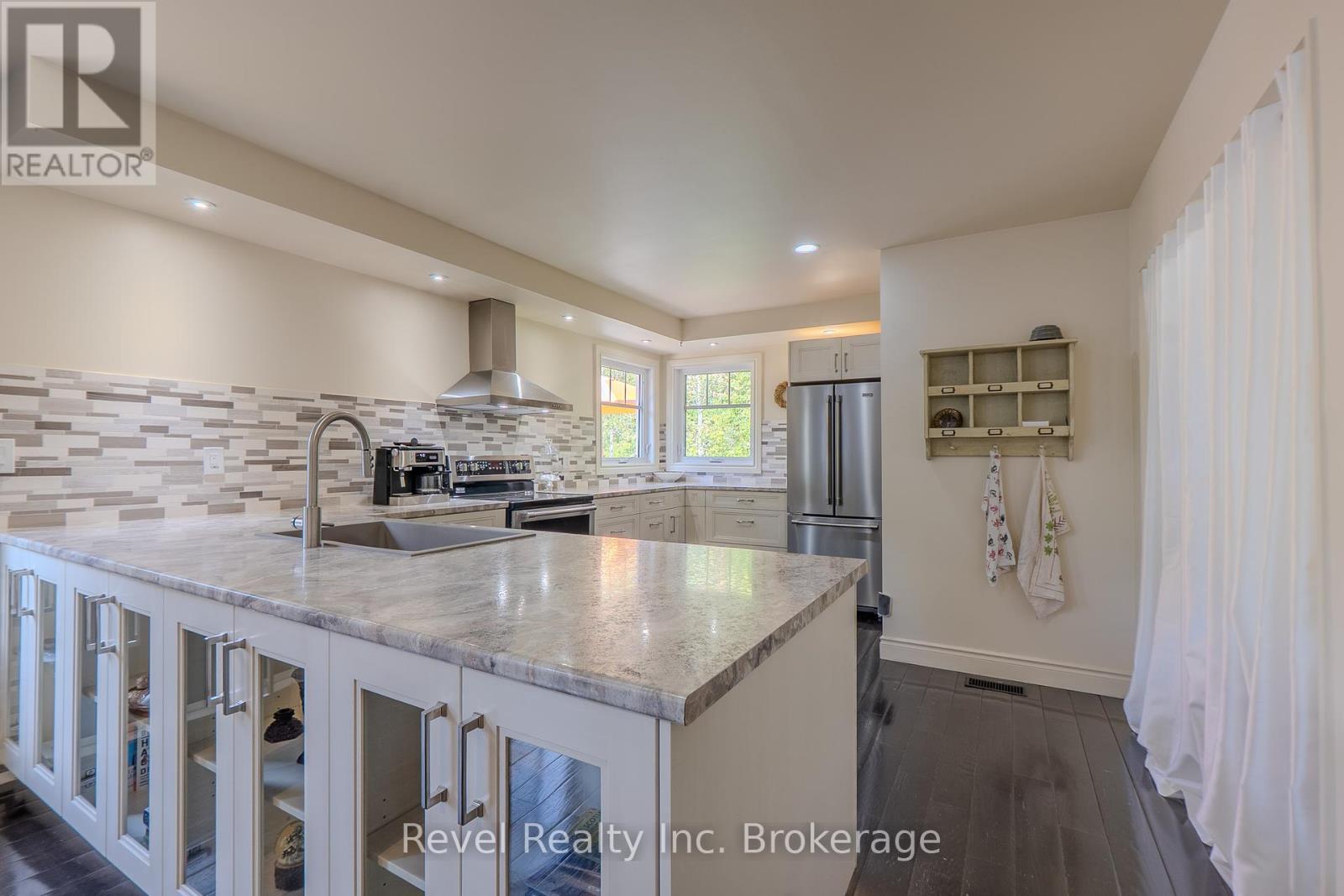 362 Chadbourne Drive, North Bay (Airport), Ontario  P1B 8G2 - Photo 7 - X12381066