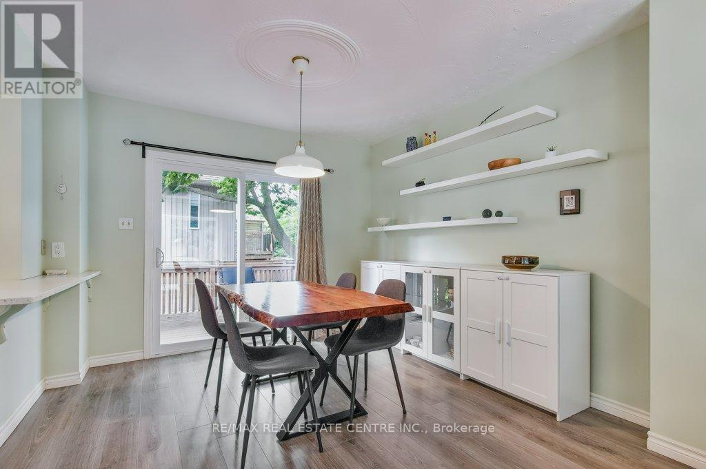 56 John Street W, Waterloo, Ontario  N2L 1B4 - Photo 10 - X12380655