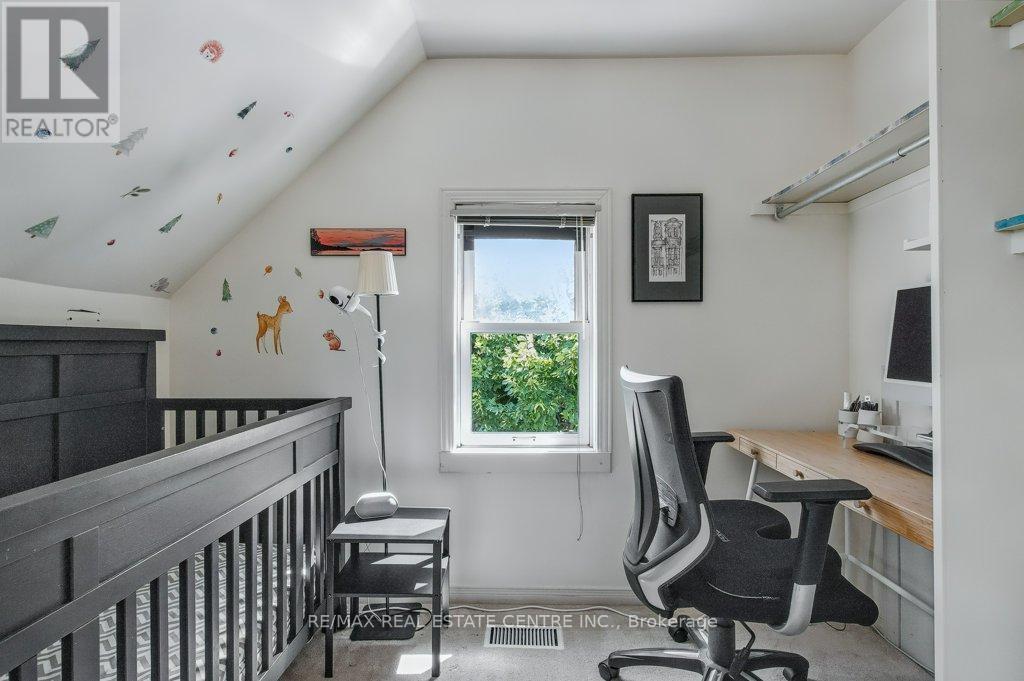 56 John Street W, Waterloo, Ontario  N2L 1B4 - Photo 22 - X12380655