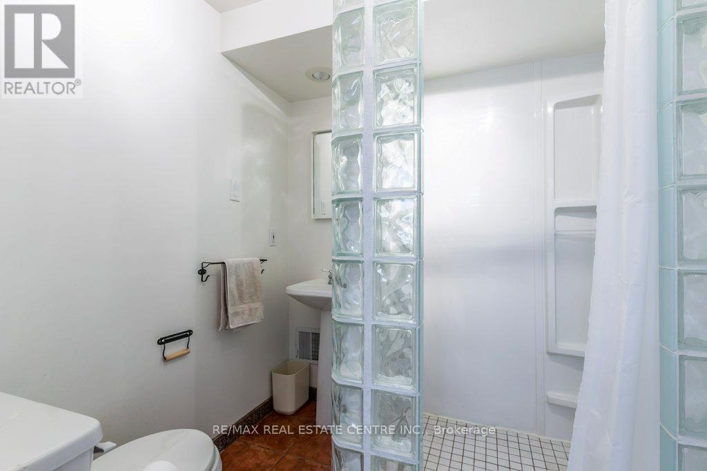56 John Street W, Waterloo, Ontario  N2L 1B4 - Photo 25 - X12380655