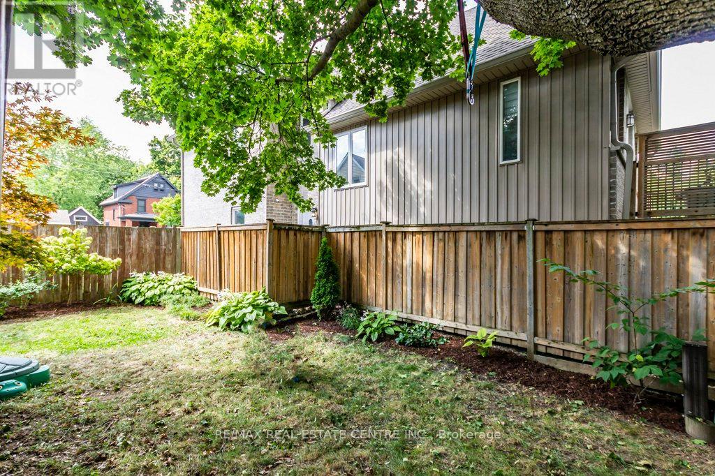 56 John Street W, Waterloo, Ontario  N2L 1B4 - Photo 32 - X12380655