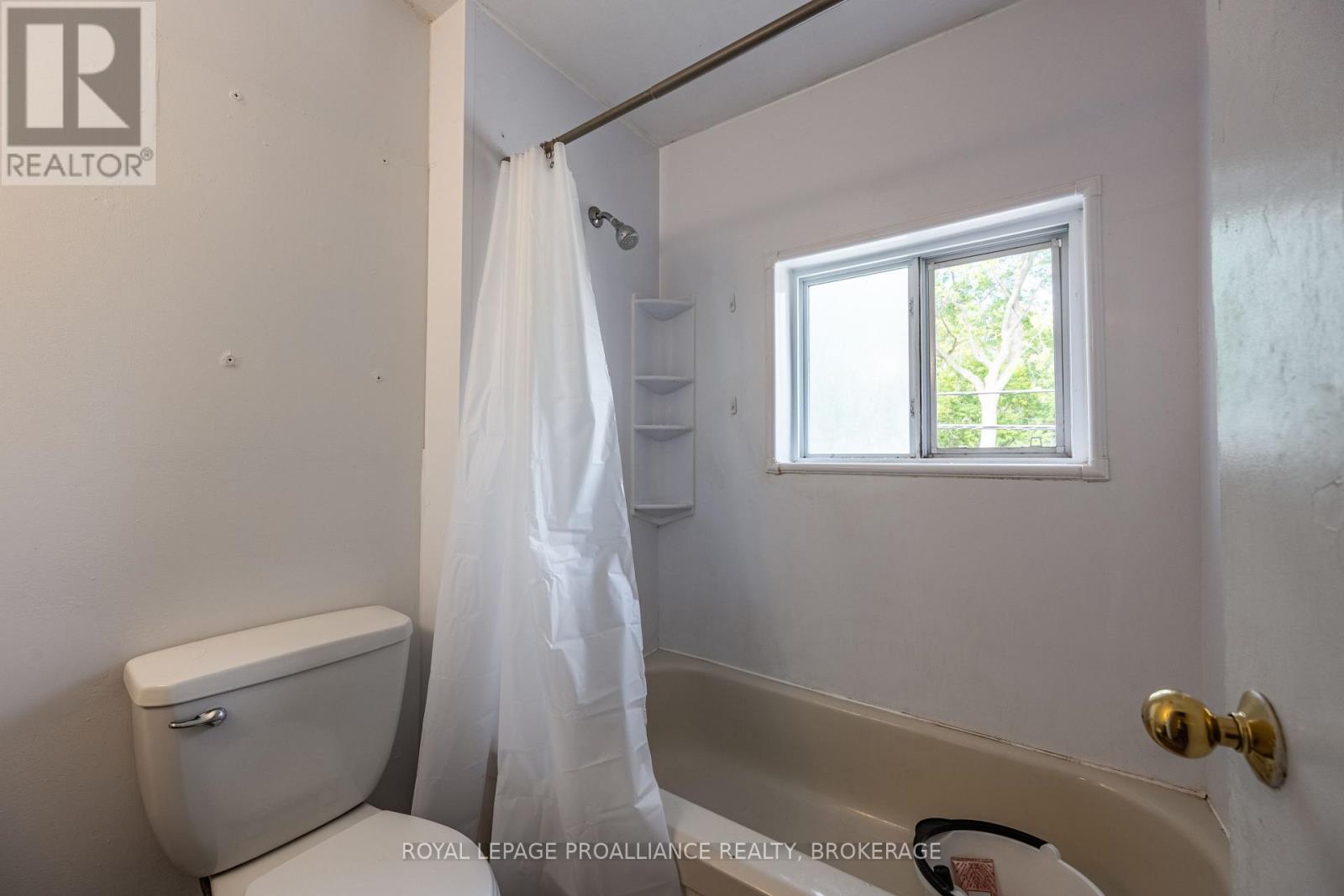 271-273 Rideau Street, Kingston, Ontario  K7K 3A7 - Photo 11 - X12380984