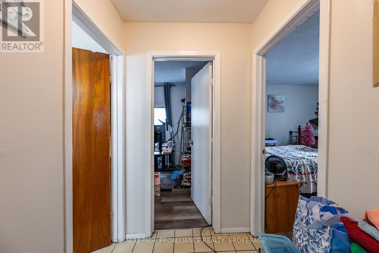 271-273 Rideau Street, Kingston, Ontario  K7K 3A7 - Photo 28 - X12380984