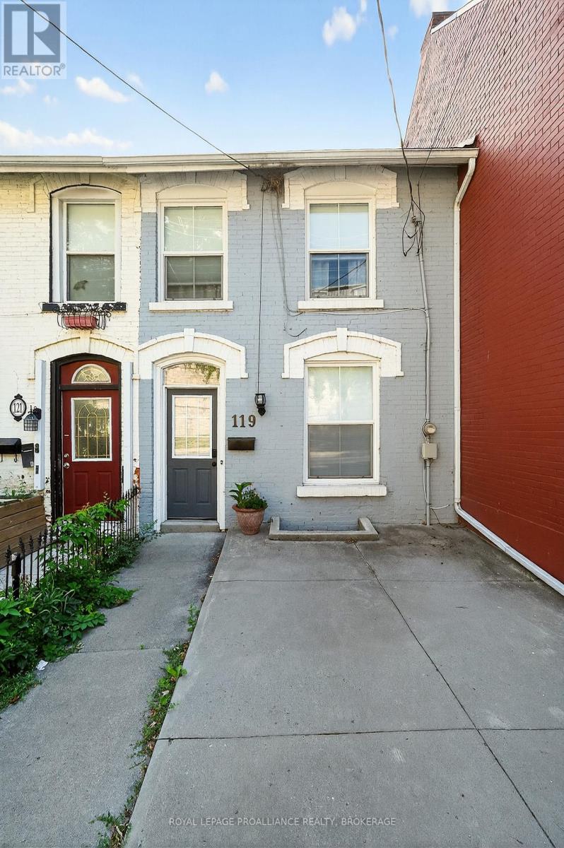 119 Montreal Street, Kingston, Ontario  K7K 3E9 - Photo 1 - X12381021