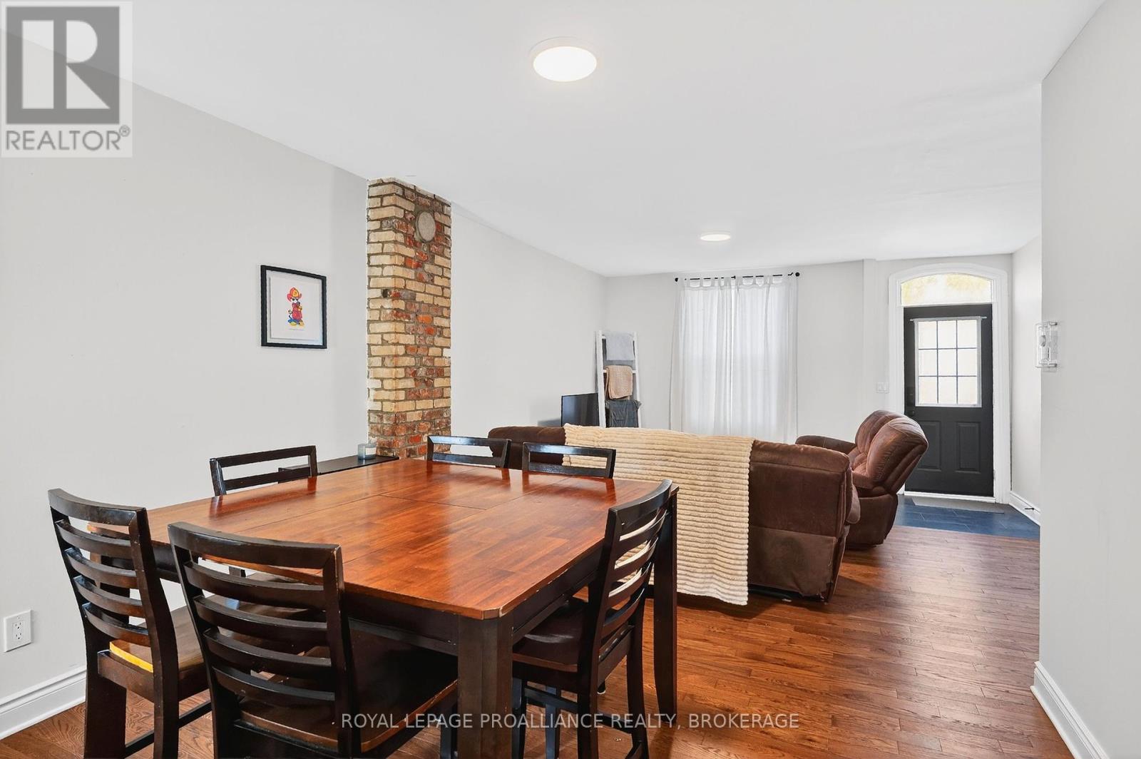 119 Montreal Street, Kingston, Ontario  K7K 3E9 - Photo 4 - X12381021