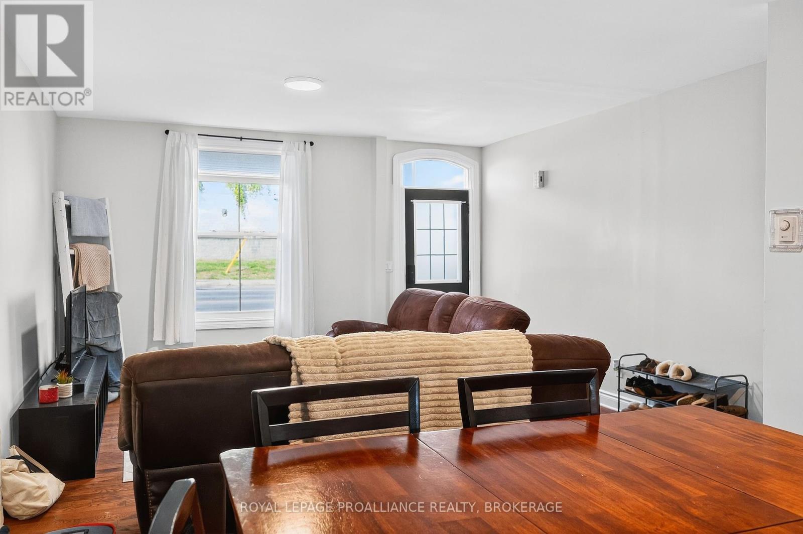 119 Montreal Street, Kingston, Ontario  K7K 3E9 - Photo 5 - X12381021